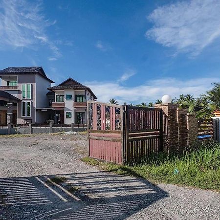 Nurbayu Chalet, Kemaman Куантан Екстер'єр фото